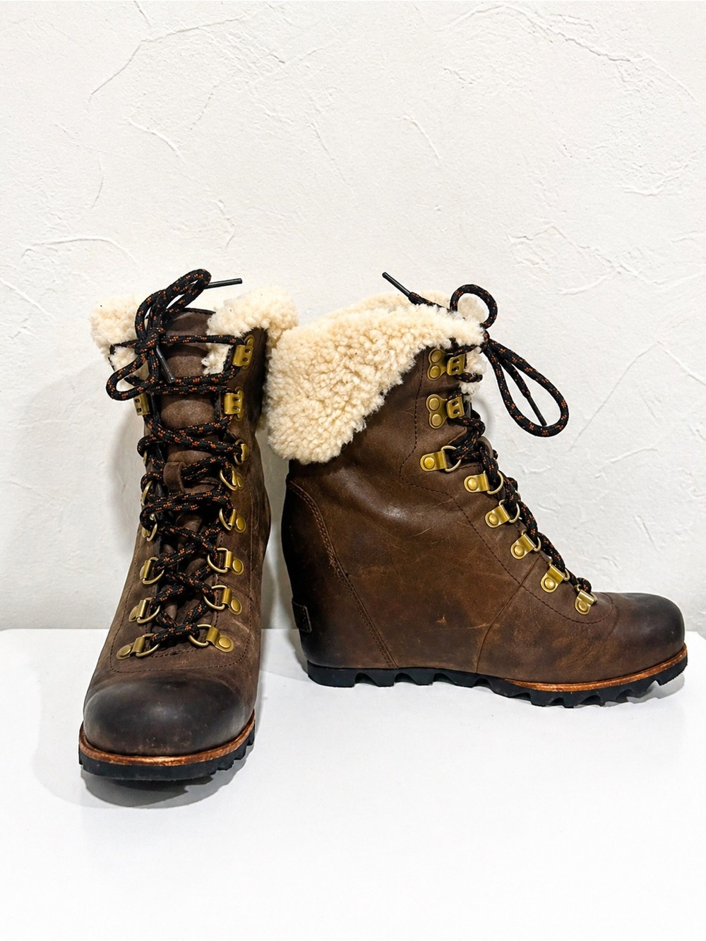 Sorel Conquest Wedge Shearling Leather Boots Brown Hidden Wedge Size 7 Cabincore